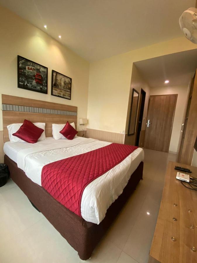 Hotel Airport Prime -Near Mumbai International Airport Andheri East Esterno foto