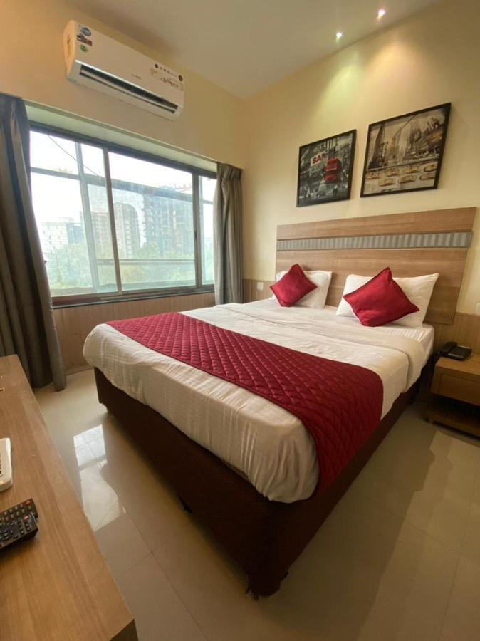 Hotel Airport Prime -Near Mumbai International Airport Andheri East Esterno foto