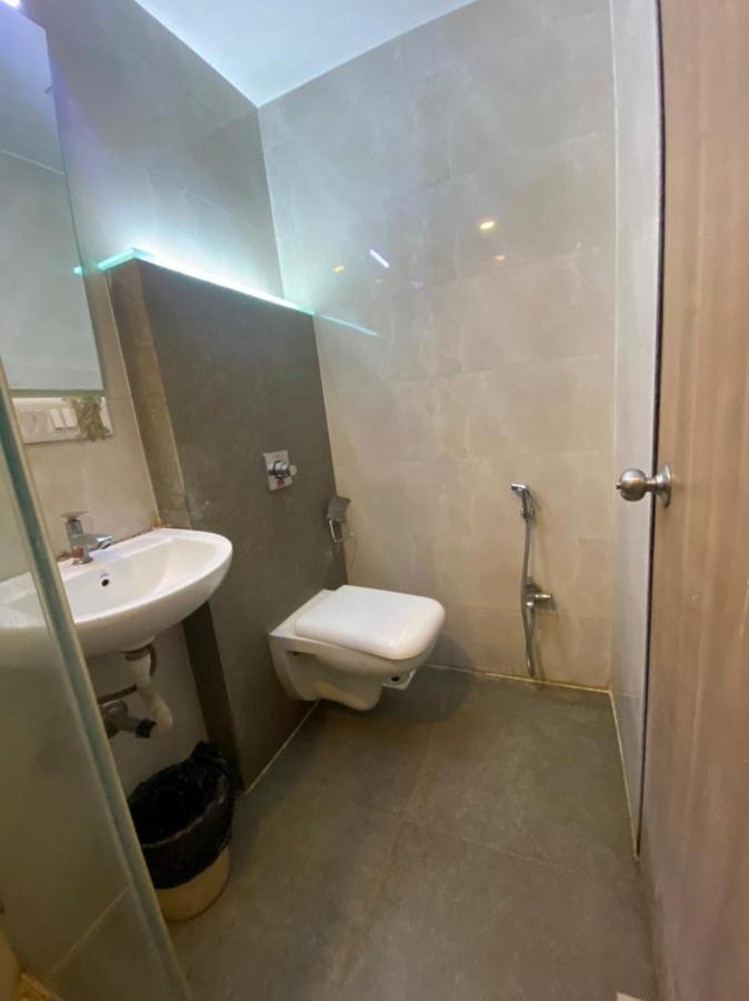 Hotel Airport Prime -Near Mumbai International Airport Andheri East Esterno foto